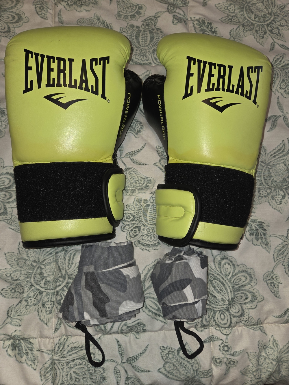 Everlast Powerlock Boxing Gloves and Gray Camo Wraps